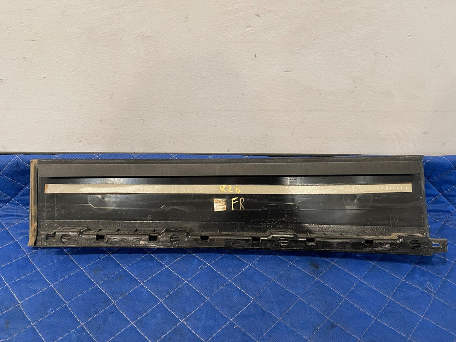 2017-2019 FORD F250 F350 FRONT RIGHT GLOSS BLACK B PILLAR DOOR TRIM OEM *SCRATCH