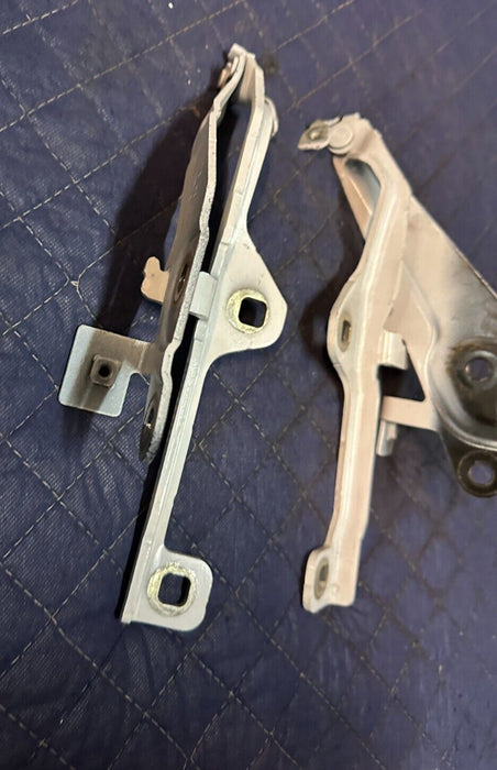 2016 FORD MUSTANG SHELBY GT350 LEFT RIGHT HOOD HINGE HINGES PAIR OEM FR3V16801AC