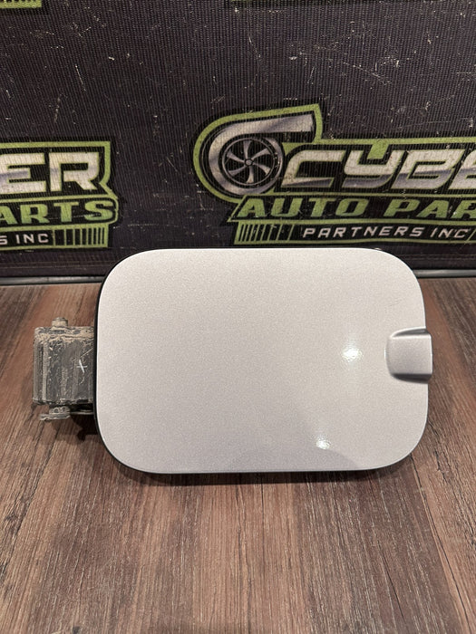 2020-2022 FORD F450 DUALLY FUEL GAS DOOR LID ASSMEBLY OEM ICONIC SILVER  (JS)