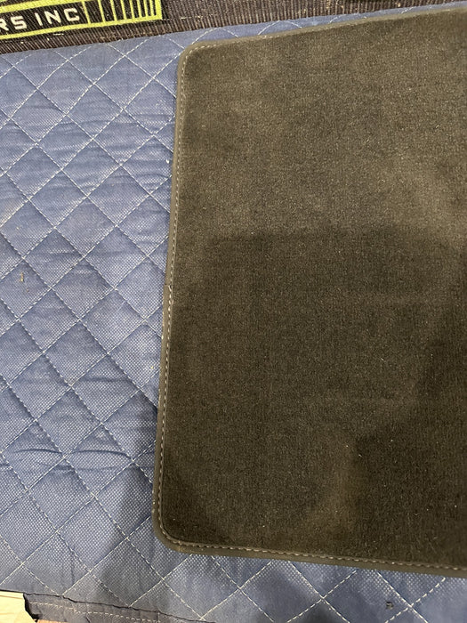 2014 AUDI R8 FLOOR MAT FOOT REST CARPET METAL UNDERNEATH OEM 423 864 420 B