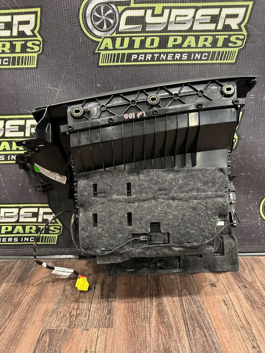 2017-18 AUDI R8 SPYDER GLOVE BOX STORAGE COMPARTMENT ASSEMBLY OEM *READ/FLAW*