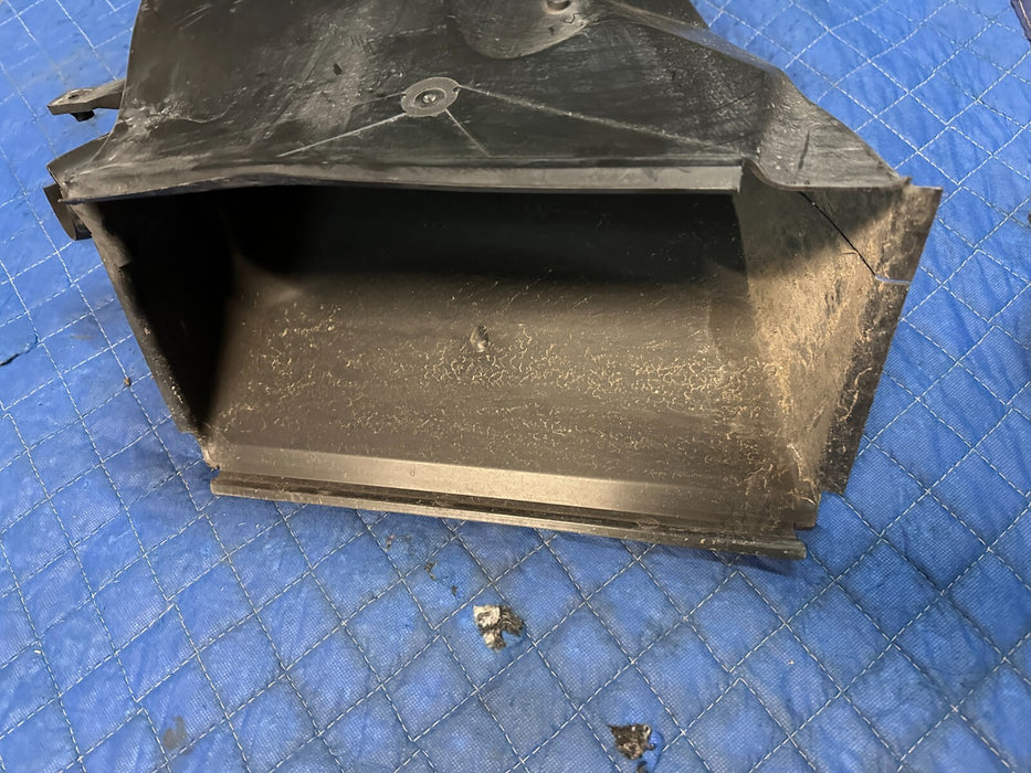 2018 AUDI R8 QUATTRO OEM REAR RIGHT AIR INTAKE DUCT GUIDE 4S7121334 ~DAMAGE~