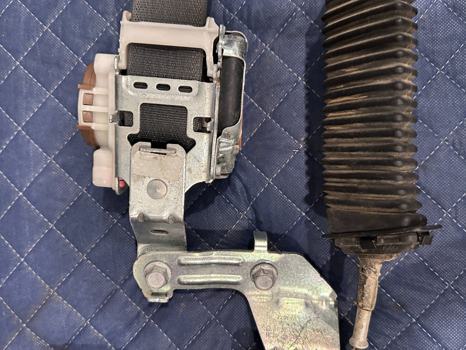 2018-2019 FORD F250 F350 F450 LARIAT FRONT DRIVER LEFT SEATBELT OEM