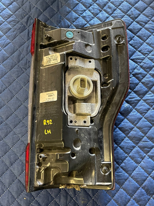 2017 2018 2019 FORD F250 F350 F450 DRIVER TAIL LIGHT BRACKET ONLY OEM *DAMAGED*