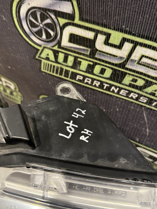 2016-2019 NISSAN TITAN XD PASSENGER RIGHT LED HEADLIGHT OEM *LOW BEAM BAD*