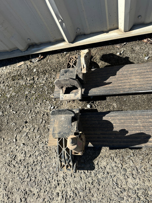 2015 DODGE RAM 2500 AMP RESEARCH LEFT RIGHT POWER RUNNING BOARD STEPS