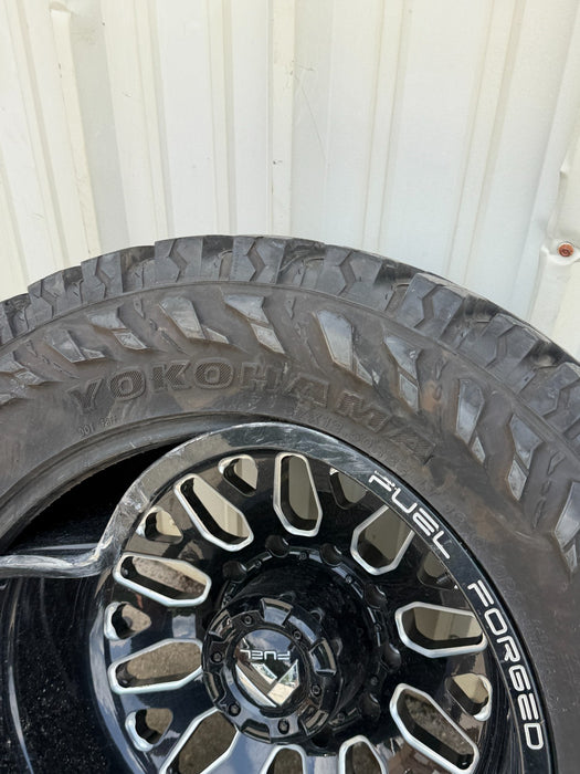 10X225 FORD F450 REAR FUEL FORGED FF19D WHEEL 22X8.25" 37" YOKOHAMA TIRE *BENT*