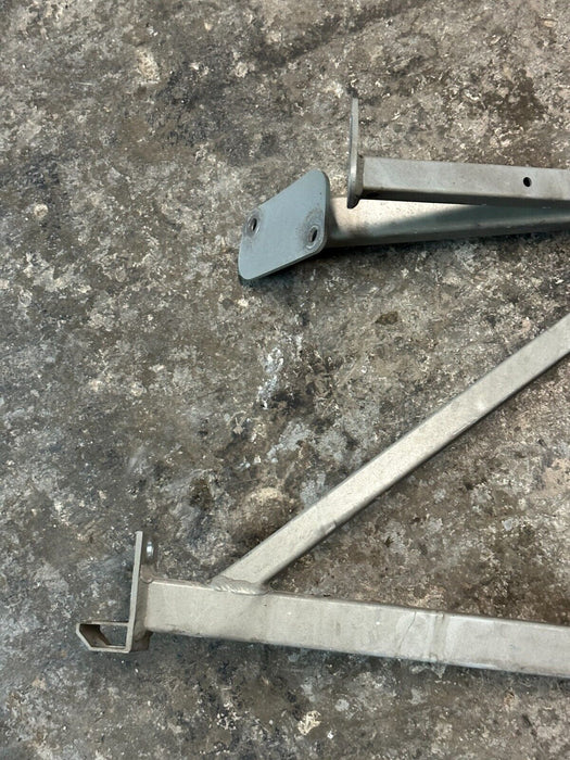 2014 AUDI R8 FRONT PASSENGER RIGHT FENDER RADIATOR SUPPORT STRUCTURE 420805372A