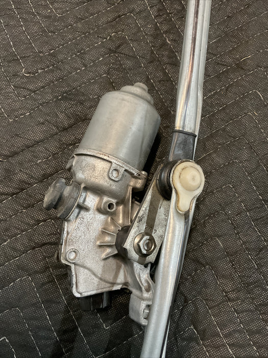 2015 DODGE CHALLENGER HELLCAT SRT WINDSHIELD WIPER MOTOR OEM