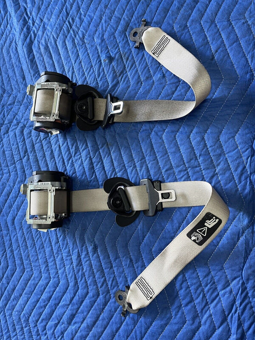 2011 BMW 550i F10 5 SERIES FRONT RIGHT LEFT SEAT BELT SEATBELTS PAIR OEM~WEAR~