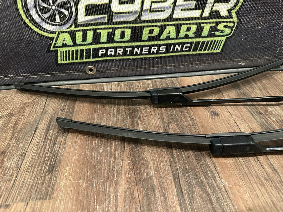 2021 AUDI R8 FRONT LEFT RIGHT WINDSHIELD WIPER PAIR OEM