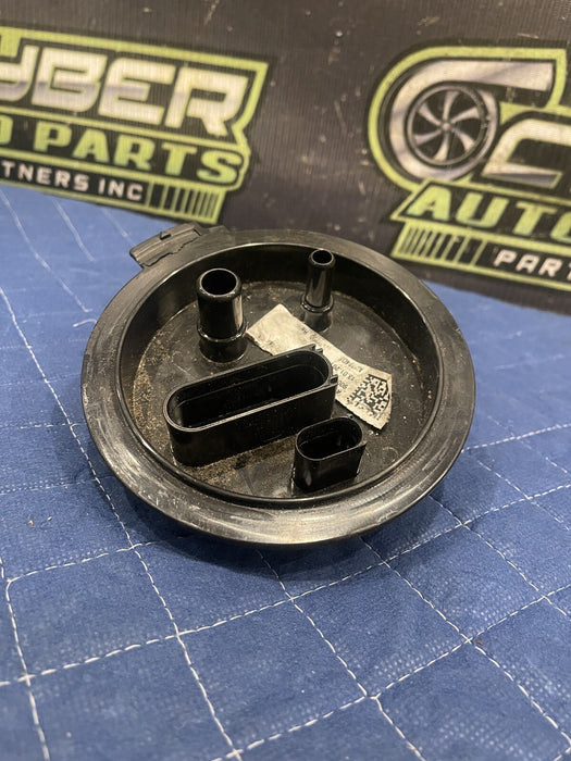 2017 AUDI R8 PLUS RIGHT PASSENGER FUEL TANK TOP HAT FITTINGS 450201319 B