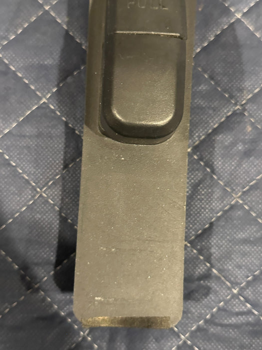 2017 FORD F250 F350 F450 LARIAT LEFT SEATBELT ADJUSTER BRACKET BLACK ~WEAR ~