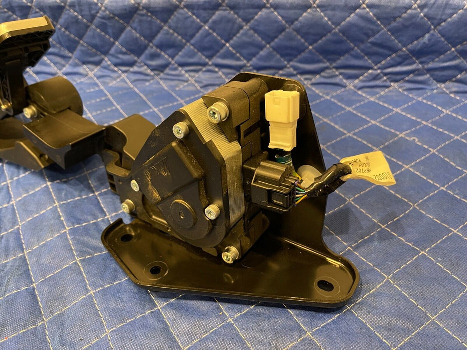 2017 INFINITI Q50 RED SPORT ACCELERATOR PEDAL/ GAS PEDAL OEM