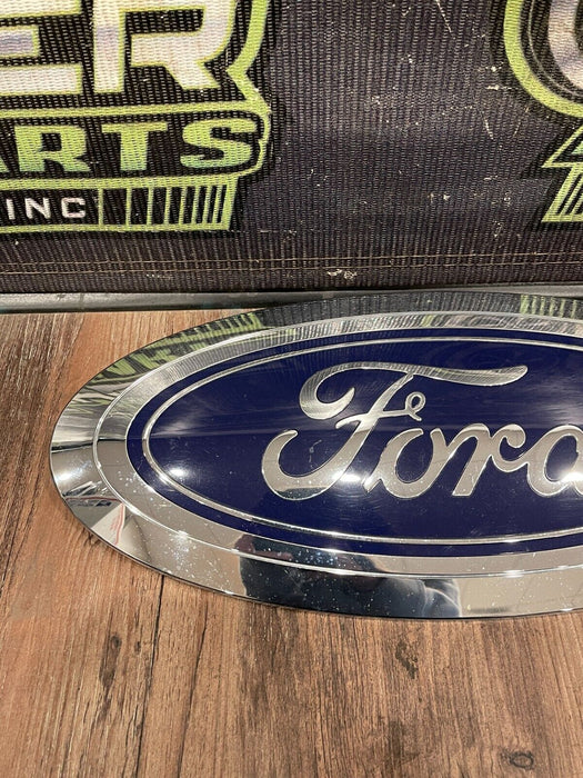 2017-2019 FORD F250 F350 F450 SUPERDUTY FRONT GRILLE EMBLEM OEM  (READ)