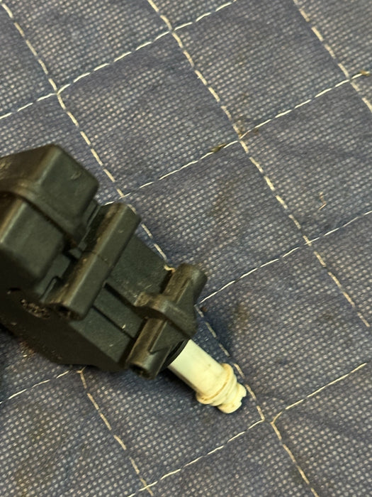 2020 BMW M4 F82 FUEL FILLER DOOR LOCK ACTUATOR OEM 7 270 792 17337010