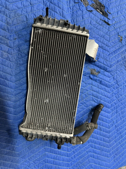 2017 AUDI R8 5.2L V10 REAR RIGHT RADIATOR 4S0 121 212 B 4S0121212B ~DAMAGE~
