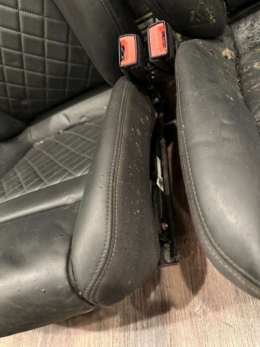 2017 2021 AUDI R8 PLUS OEM GENUINE DIAMOND STITCHED LEFT RIGHT SEATS ~DAMAGE~