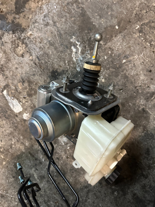 2020 BMW M8 COMPETITION F93 G16 OEM POWER BRAKE BOOSTER MASTER CYLINDER 5A0B144