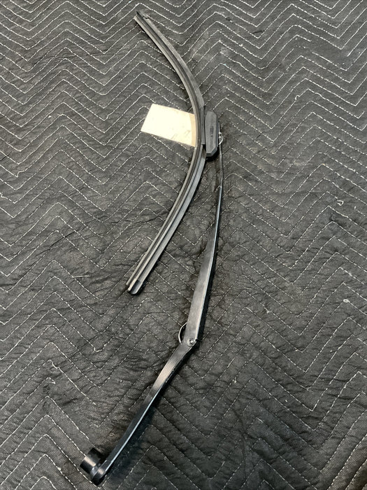 2015 DODGE CHALLENGER HELLCAT SRT WINDSHIELD WIPER LEFT DRIVER OEM