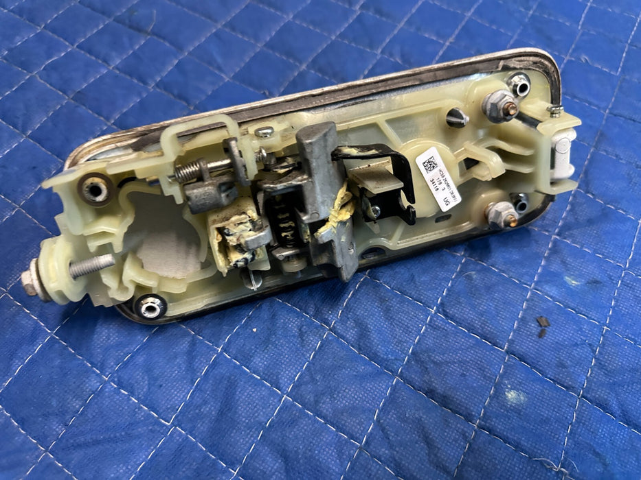 2017-2019 FORD F250 F350 F450 REAR LEFT PEARL WHITE W/ CHROME DOOR HANDLE OEM