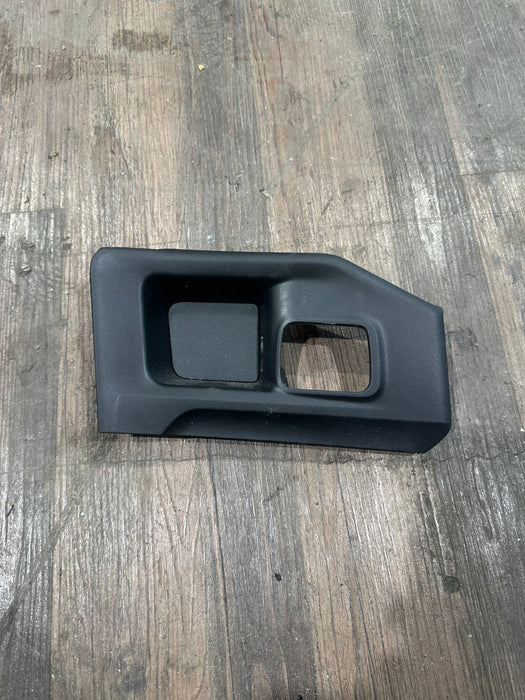 2024 DODGE RAM 3500 LARAMIE FRONT RIGHT RELEASE HANDLE BEZEL OEM 6NH26TRMAA
