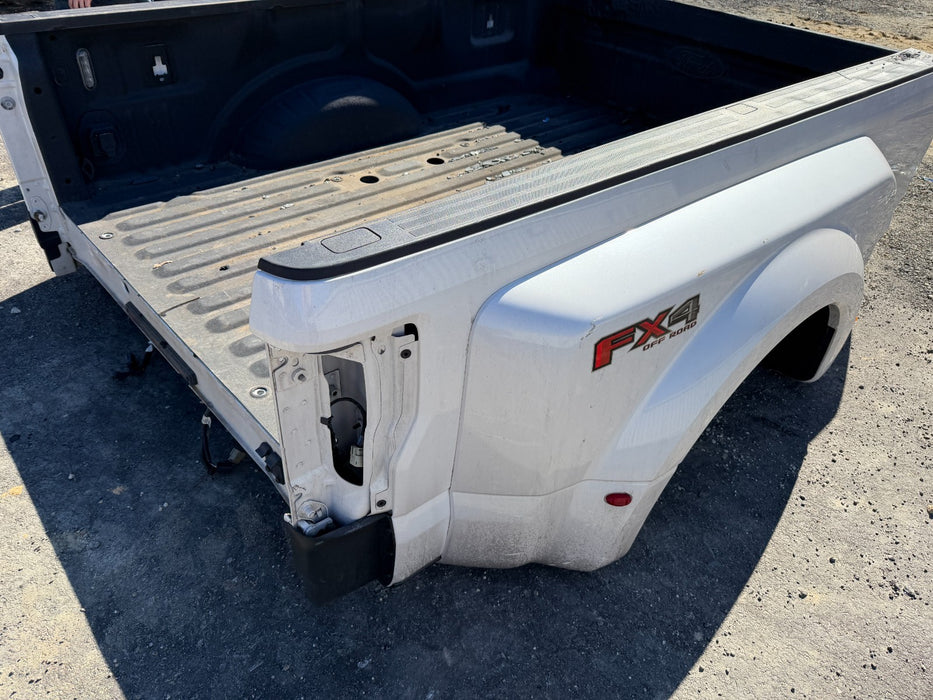 2017 2018 2019 FORD F350 F450 PLATINUM BED 8' TRI-COAT METALLIC WHITE (UG)