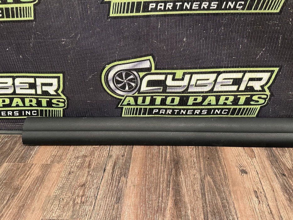 2020 BMW M4 F82 FRONT PASSENGER RIGHT DOOR SILL SCUFF PANEL TRIM OEM 727764001