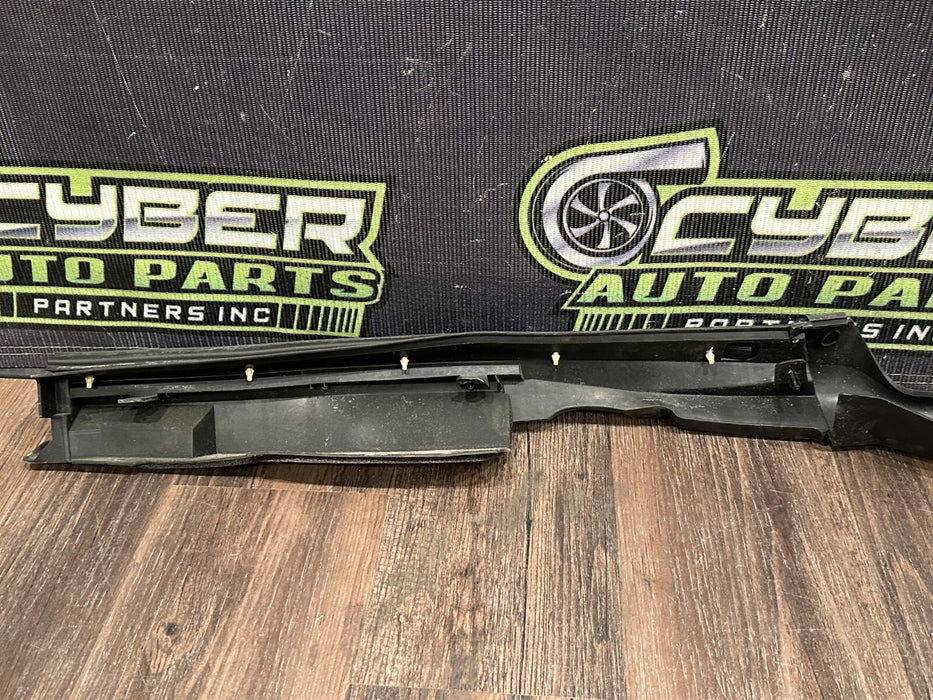 2010 NISSAN 370Z FRONT PASSANGER RIGHT HOOD FENDER SEAL STRIP OEM 65820 1EA0A