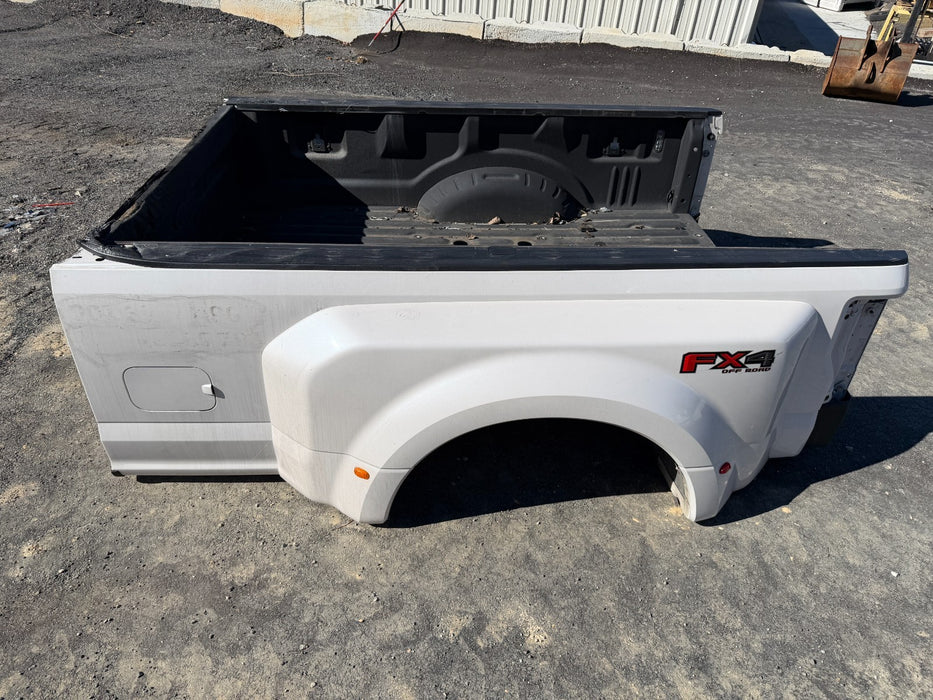 2017 2018 2019 FORD F350 F450 PLATINUM BED 8' TRI-COAT METALLIC WHITE (UG)