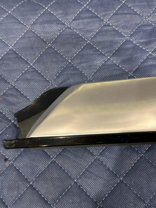 2014 AUDI R8 SPYDER RIGHT WINDSHIELD PILLAR MOLDING TRIM 427 853 266 D ~FLAW~