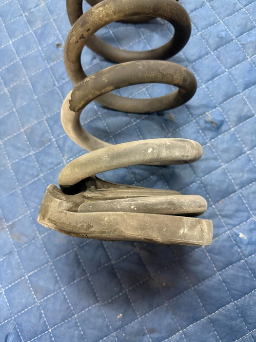 2017 2018 2019 FORD F450 PLATINUM FRONT DRIVER LEFT COIL SPRING OEM