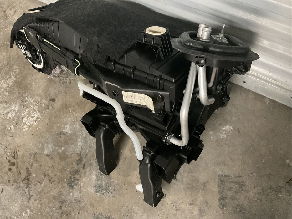 2018-2021 MERCEDES E63S AMG HVAC HEATER CORE AIR DISTRIBUTOR A 213 830 98 00