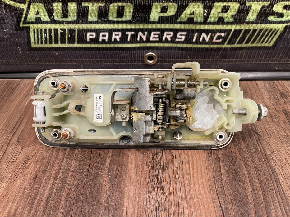 2017 2018 2019 FORD F250 F350 REAR RIGHT DOOR HANDLE (UG) OEM *SLIGHT SCUFFS*