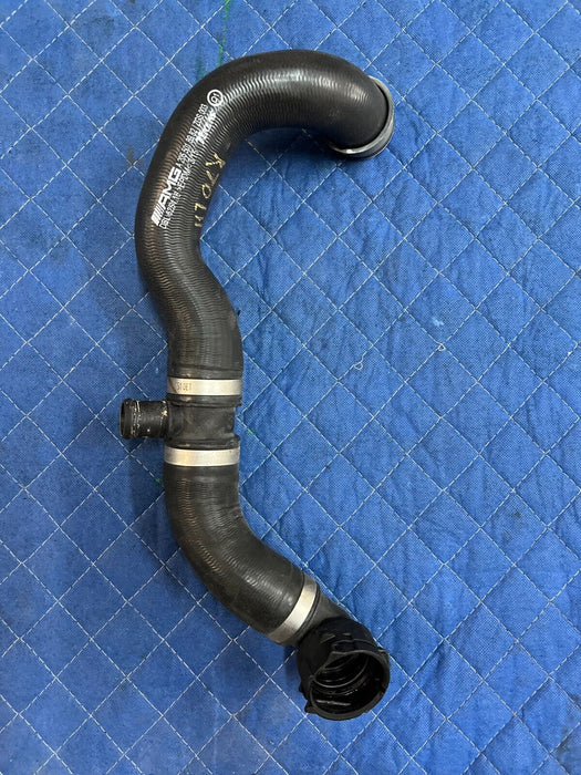 2015 MERCEDES C63S AMG ENGINE RADIATOR COOLANT HOSE 2055018982 205 501 89 82