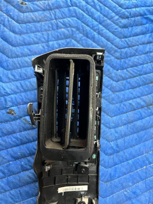2016 2019 NISSAN TITAN XD FRONT RIGHT CENTER DASH AIR VENT A/C BEZAL OEM