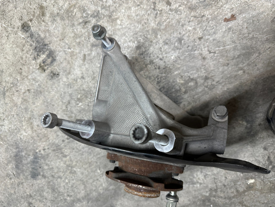 2018 AUDI R8 REAR RIGHT SUSPENSION HUB KNUCKLE OEM