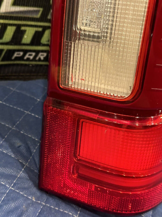 2020 2021 2022 FORD F250 F350 F450 REAR PASSENGER RIGHT LED TAIL LIGHT ~CRACKS~