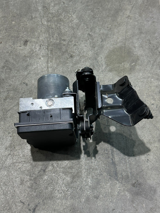 2013 NISSAN 370Z ABS ANTI LOCK BRAKE PUMP MODULE 11K MILES OEM 30326 E0932