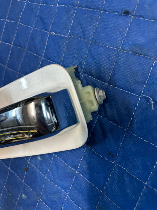 2017-2019 FORD F250 F350 F450 REAR LEFT PEARL WHITE W/ CHROME DOOR HANDLE OEM