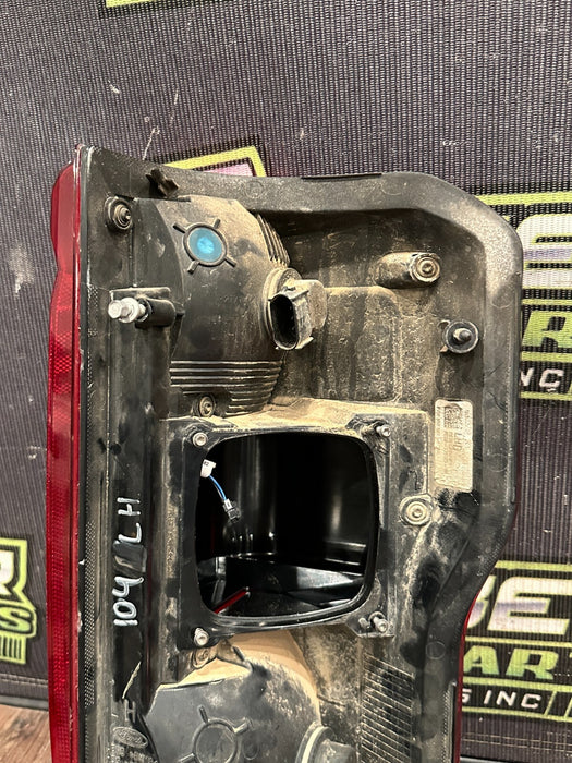 2023-2024 FORD F350 DRIVER LEFT HALOGEN TAIL LIGHT OEM *READ/SCUFFS*