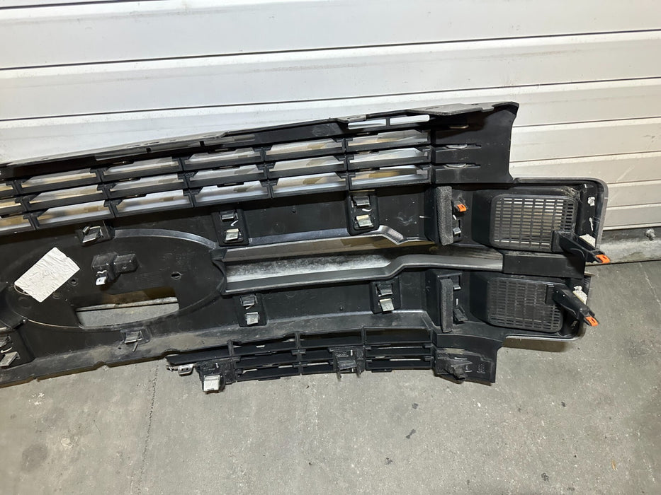 2017 2018 2019 FORD F250 F350 F450 LIMITED FRONT GRILLE OEM~DAMAGE~