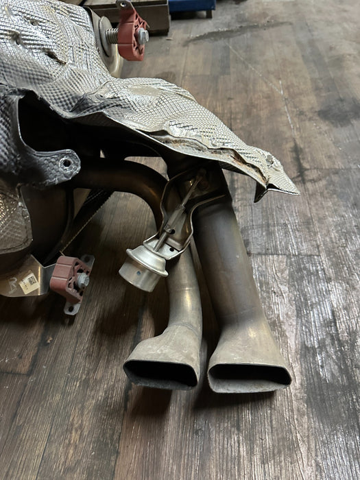 2018 AUDI R8 EXHAUST MUFFLER W SHIELDS ASSEMBLY OEM