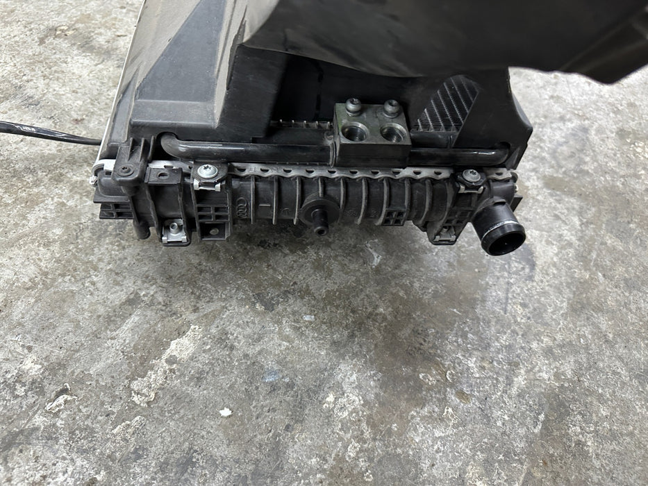 2014 AUDI R8 FRONT DRIVER LEFT RADIATOR 420 121 252 420121252 ASSEMBLY
