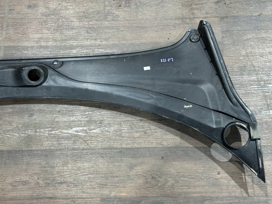 2017 AUDI R8 FRONT WINDSHIELD COWL TRIM OEM 4S1 819 401