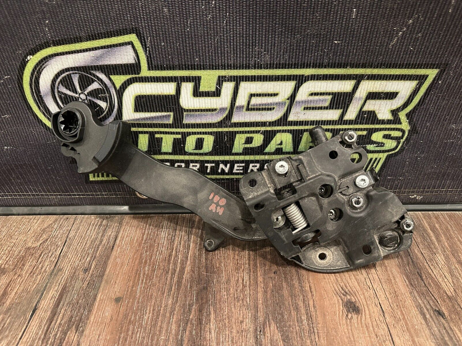 2017 2018 AUDI R8 PLUS RIGHT ROOF FRAME LINKAGE PROTRUSION BRACKET ASSEMBLY OEM