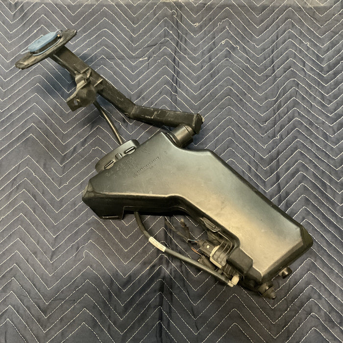 2017 MERCEDES C63 AMG-S WINDSHIELD WASHER TANK W/ NOZZEL OEM