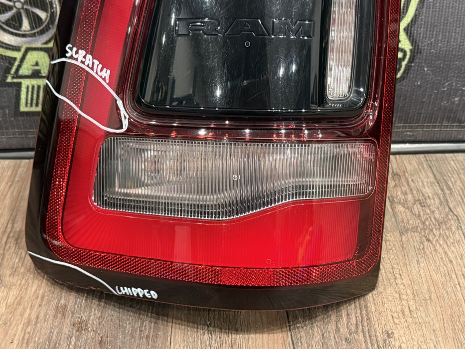 2024 DODGE RAM 3500 DRIVER LEFT TAIL LIGHT OEM *WEAR 3-10,17,18*