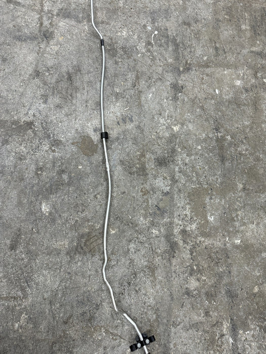 2014 AUDI R8 5.2L V10 CENTER VENT TUBE BREATHER LINE 420 121 465 A