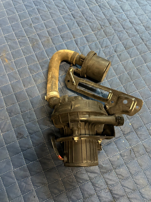 2014 AUDI R8 V10 OEM SECONDARY AIR PUMP